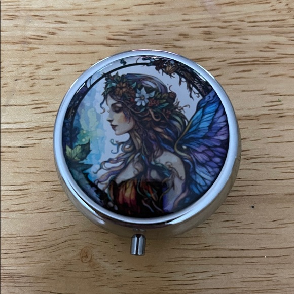 Fairy Design Round Pill Box - Picture 1 of 2